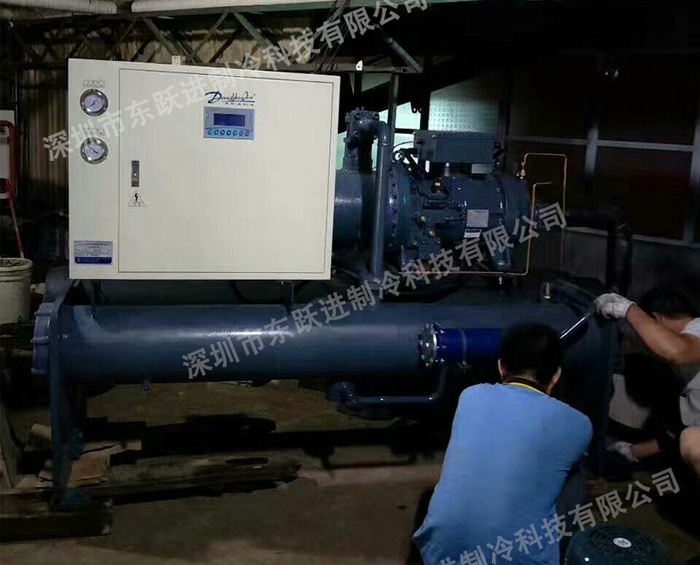广西制药厂螺杆式水冷机组案例_中药工艺降温机组解决方案